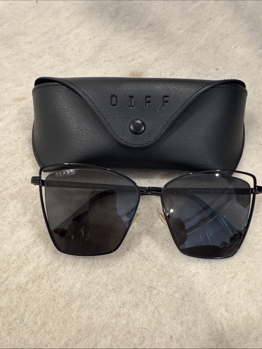 Black Square Diff Sunglasses
